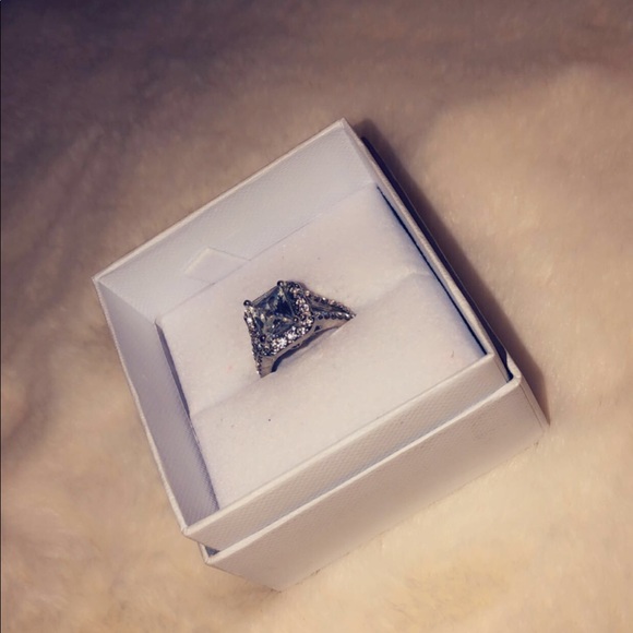 Ring😍🌟 - Picture 2 of 2